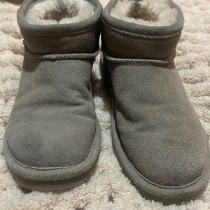 Super shorty Bearpaw boots